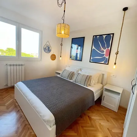 Klara 2373 *